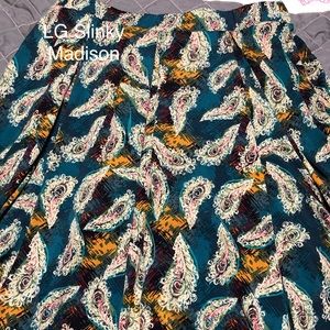 Slinky pleated skirt